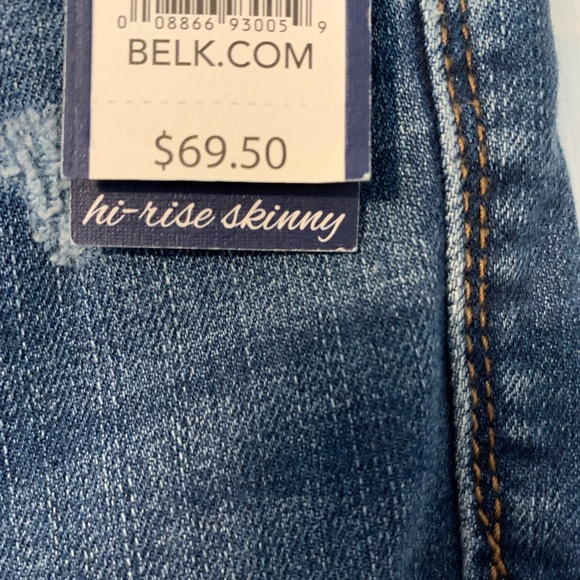 NWT Crown & Ivy Women's High Rise Skinny Distressed - Picture 3 of 9